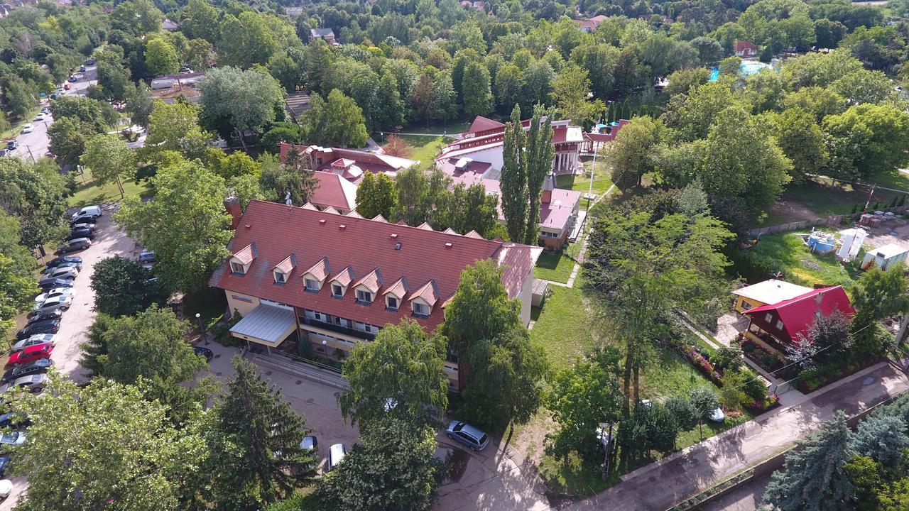 Touring Hotel Berekfürdő Exterior foto